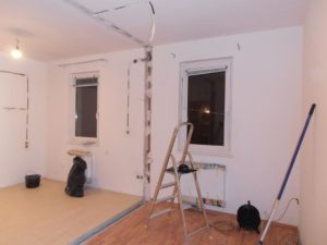 Egybenyitott terek: hol lesznek a bútorok, kapcsolók, dugaljak, lámpák?